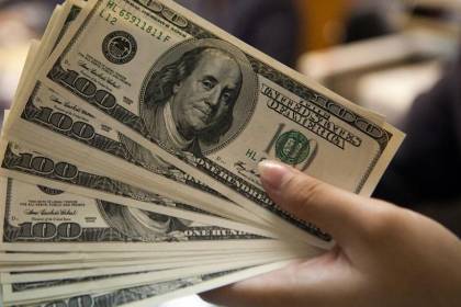 Gobierno autoriza retiros de hasta $us 3.000 del sistema financiero y remesas al cambio referencial