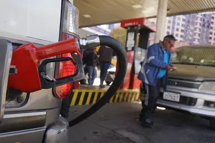 Encuesta: ¿Cómo afectó el nuevo precio de los combustibles al presupuesto familiar mensual?