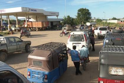 La falta de combustible también afecta a otros municipios cruceños, en San Julián el abastecimiento es cada tres días