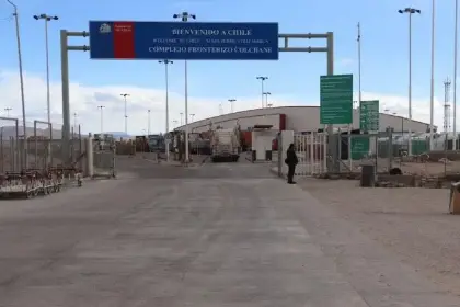 Cámara de Transporte se declara en estado de apronte y exige la restitución de horarios ampliados en Aduana chilena