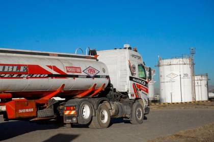 Presidente de YPFB reporta que la gasolina está llegando al país por la hidrovía Paraguay - Paraná y no por el Pacífico