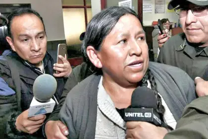 Fondo Indígena: Pedirán revocar la detención domiciliaria de Achacollo y que sea trasladada a la cárcel de Obrajes