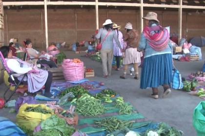 Las verduras y frutas no llegan hace días, señalan en mercados de Cochabamba