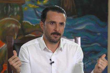 Velasco advierte sobre una deuda flotante superior a Bs 100 millones y alista “medidas de shock” en la Gobernación cruceña