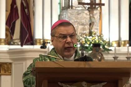 “Ya hemos terminado el 2025 y las autoridades de la Alcaldía cruceña no pagan las deudas del año pasado”, cuestiona monseñor Dowlaszewicz 