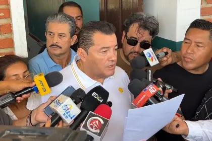 Según Jhonny Fernández, más del 90% de los colegios están en condiciones para empezar las clases