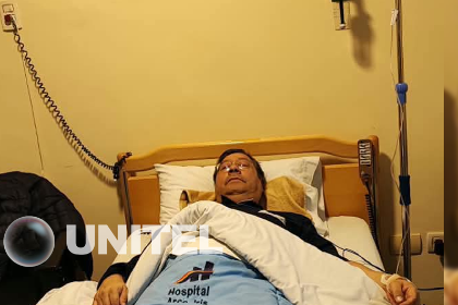 Con suero y bajo custodia: difunden imagen de Luis Arce internado en el Hospital Arco Iris