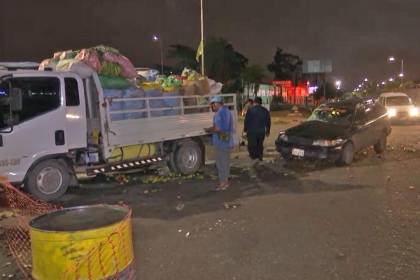 Dos personas heridas tras el choque de un camión con carga con una vagoneta 