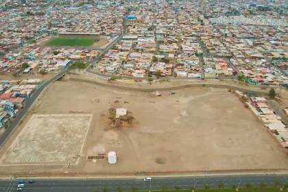 Gobernador de Arica reclama terrenos concedidos a YPFB en 1958