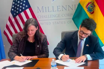 Bolivia y EEUU suscriben memorándum que proyecta cooperación de hasta $us 40 millones para desarrollo