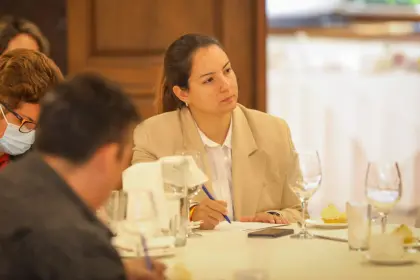 Fiscalía pedirá detención de Laura Rojas y advierte uso de pasaporte diplomático para evadir controles