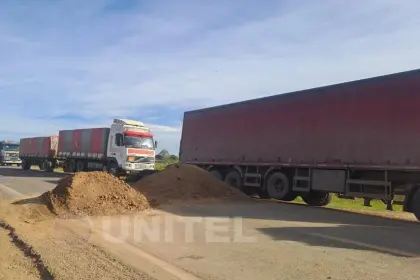 Santa Cruz: Magisterio rural levanta el bloqueo instalado en Cuatro Cañadas