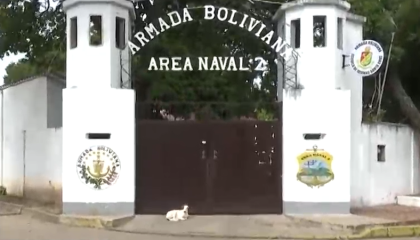 Denuncian que soldados son obligados a lavar un vehículo presuntamente particular en la Fuerza Naval