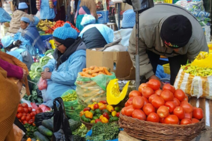 La Paz: Baja el precio de algunos productos de la canasta familiar y de otros se incrementa