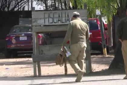 Presumen que sujeto que atacó con un martillo y un cuchillo a su expareja huyó a La Paz