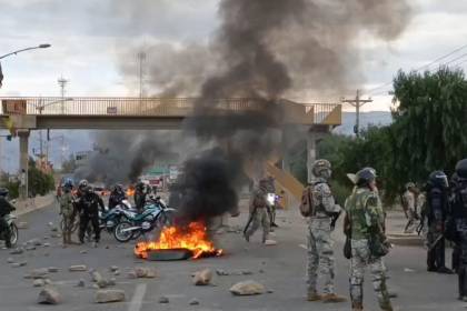 Cochabamba: Intento de toma del puente Khora deriva en gasificación de la Policía