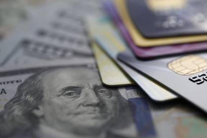 Atención: ASFI establece nuevas tarifas para transacciones y giros al exterior del país