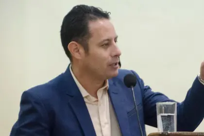 Lara sobre abrogación del DS 5503: Es un “preaviso de despido” para Rodrigo Paz