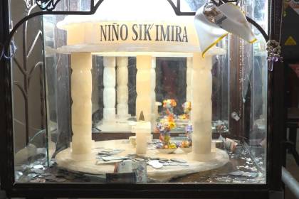 Roban dinero y joyas de las ofrendas del ‘Niño Sik’imira’, ladrones forzaron las puertas del templo