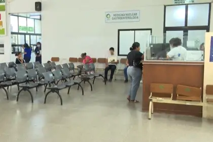 Colegio Médico levanta paro al confirmar que se completó el pago de sueldos adeudados