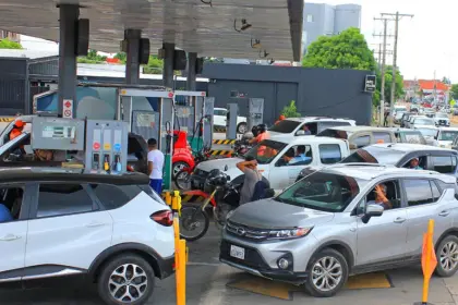 Gobierno plantea la creación de “bloques mayoristas” para la importación de combustible