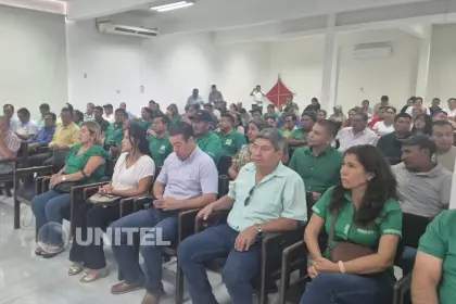 Demócratas se reúne en Santa Cruz para analizar participación en las subnacionales
