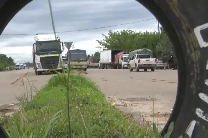 Pese al Estado de excepción, evistas mantienen el bloqueo en Ichilo y cierran la ruta nueva Cochabamba – Santa Cruz