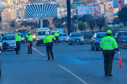 Un motociclista muere tras chocar contra un muro en la zona sur de La Paz