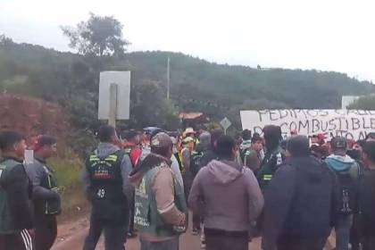 Habilitan la ruta a los valles cruceños tras suspensión de bloqueos de mototaxistas