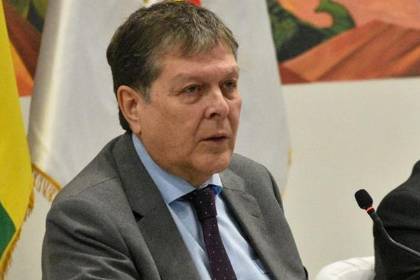 Ministro de Hidrocarburos deja en manos de la Fiscalía la investigación por la gasolina desestabilizada