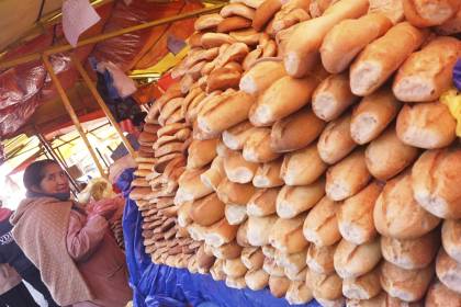Confederación de panificadores y Emapa acuerdan provisión de insumos y mantener precio del pan a 50 centavos