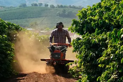 Sector exportador respalda al agro y advierte riesgos si se elimina la Ley de converisòn de tierras