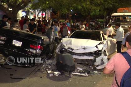 Santa Cruz: Dos personas quedan heridas en el choque de dos vehículos en la avenida Busch