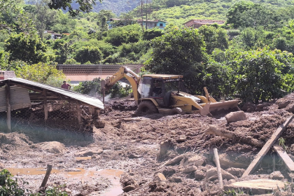 Refuerzan trabajos en zona de origen de la mazamorra en Samaipata para evitar otro desborde