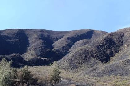 Defensa Civil reporta que el 30% del incendio en la Serranía de Sama fue controlado, pero aún existe sectores “críticos”