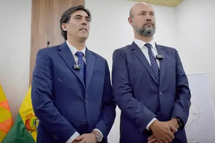 Ministro denuncia una “mano oscura de intereses” en BoA y espera un informe del exgerente, Eduardo Valdivia