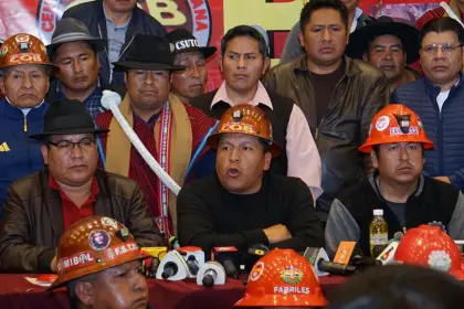 COB convoca a marcha exigiendo abrogación del decreto que elimina la subvención a los combustibles