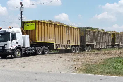 Santa Cruz: Cerca del 50% del transporte pesado está parado por escasez de combustibles, según Cámara del Transporte