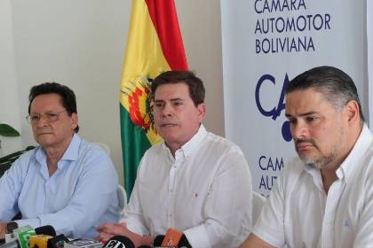 Legalización de autos chutos provocaría aumento de 1 millón de vehículos y caos en el suministro de combustible, advierte Cámara Automotor