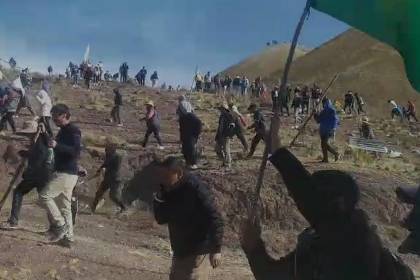 “No han tenido contemplación”: La Policía en Llallagua señala que los bloqueadores usaron armas de fuego, dinamita y petardos