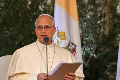 El Papa sugiere diálogo o “incluso presión económica” al régimen de Maduro en lugar de una invasión a Venezuela