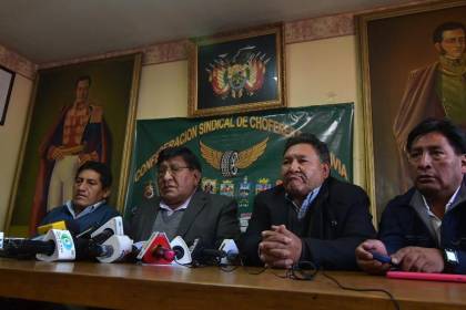 Dirigente de choferes rechaza proyecto de ley que agiliza distribución de combustible