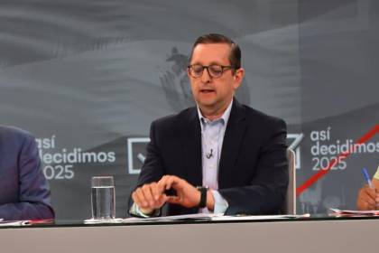 Oscar Ortiz considera que Velasco “dio mayores detalles” económicos que Lara en el debate