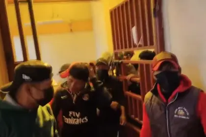 Potosí: Un funcionario quedó en terapia intensiva tras ataque de una turba a oficinas del Catastro, denuncia la Alcaldía