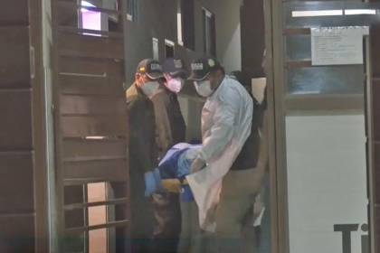 Hallan a un hombre sin vida al interior de un alojamiento de la zona norte de la capital cruceña