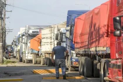 Santa Cruz amanecerá con bloqueo indefinido por combustible; esta semana se cumple ultimátum de otros sectores