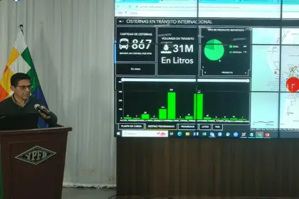 YPFB dice que bloqueos perjudican la llegada de 2.296 cisternas con combustible previstas para esta semana