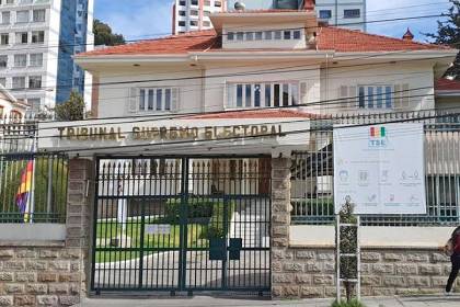 Bolivia vive este miércoles las últimas 24 horas de campaña electoral y apunta a las elecciones