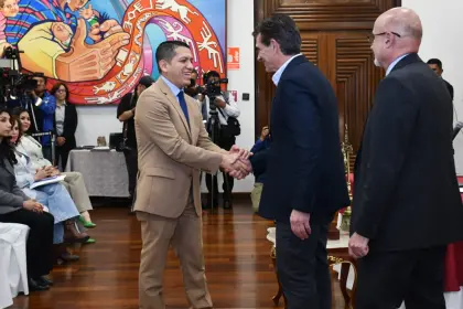 Paz encomienda al nuevo viceministro García acercarse a la justicia para impulsar reformas