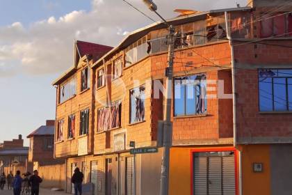 “Han caído piedras grandes”: la onda expansiva de las explosiones en un cuartel de Viacha afectó a varias viviendas